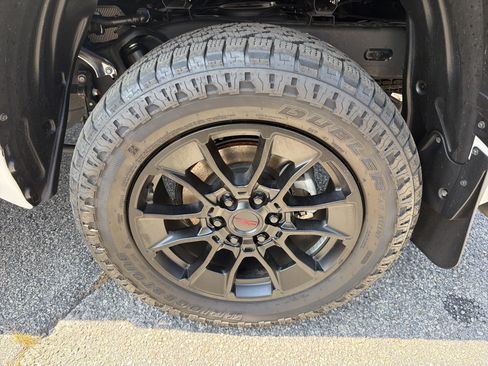 Used 2024 Toyota Tundra SR5 w/ SR5 Convenience Package RWD image 20