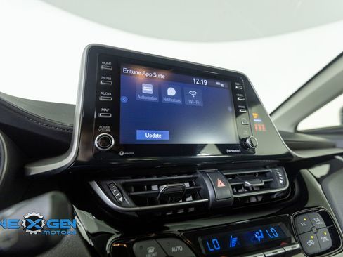 Used 2021 Toyota C-HR LE FWD image 19