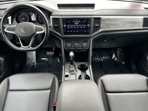Used 2020 Volkswagen Atlas Cross Sport SE w/ Towing Package image 13