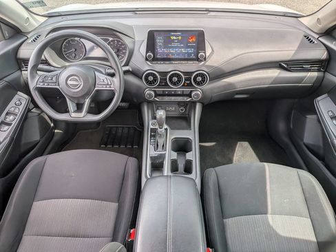 Used 2025 Nissan Sentra SV FWD image 31