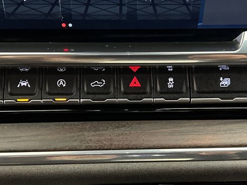 Used 2025 GMC Sierra 1500 SLT image 49