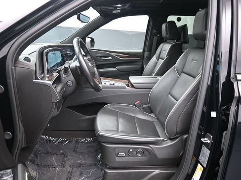 Used 2024 Cadillac Escalade Premium Luxury AWD/4WD image 21
