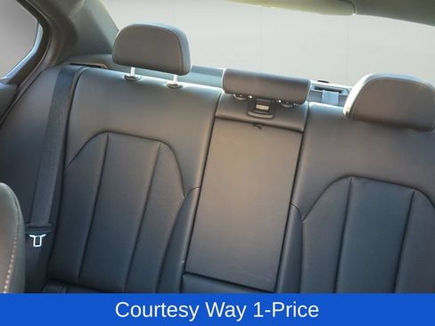 Used 2022 BMW 330i Sedan w/ M Sport Package RWD image 13
