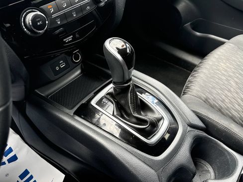 Used 2020 Nissan Rogue S w/ Special Edition Package AWD/4WD image 12