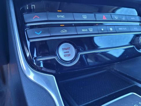 Used 2019 Jaguar XF Prestige image 15