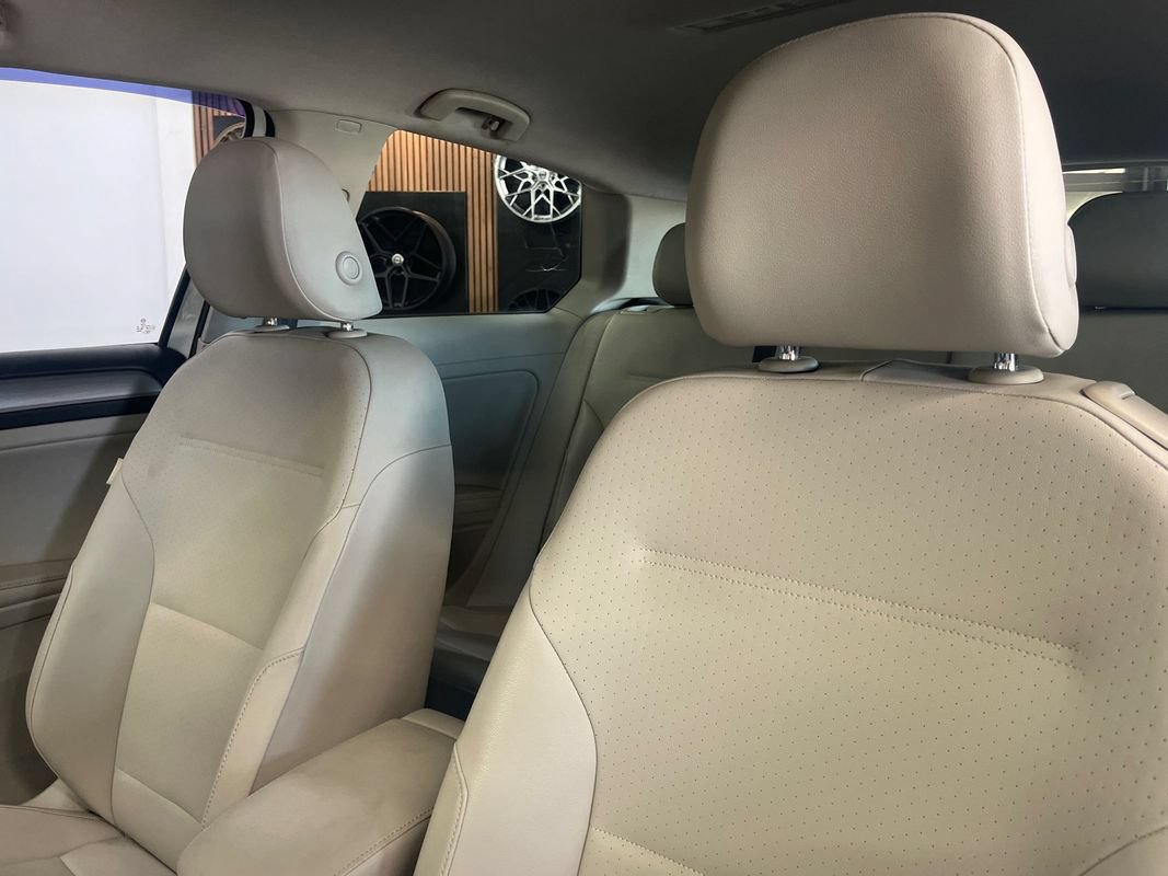 Used 2015 Volkswagen Golf S FWD image 37