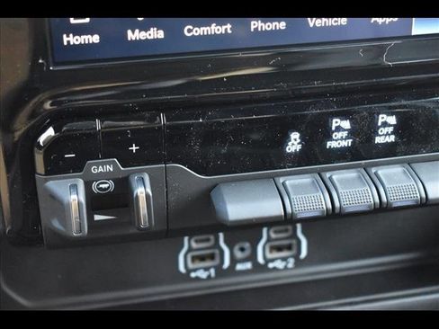 Used 2025 RAM 1500 Lone Star image 10