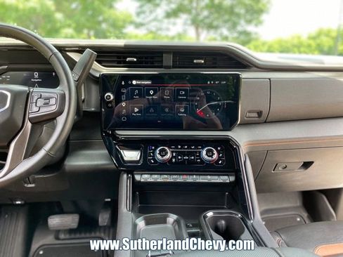 Used 2025 GMC Sierra 2500 AT4 AWD/4WD image 35