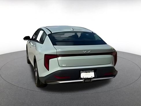 Used 2025 Kia K4 FWD image 16