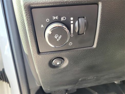 Used 2022 Jeep Grand Cherokee Laredo X image 19