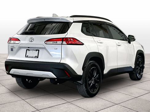 Used 2023 Toyota Corolla Cross LE w/ Moonroof Package image 11