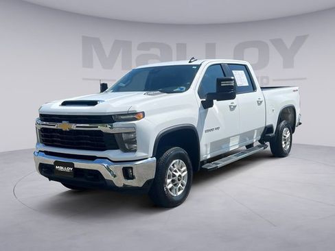 Used 2025 Chevrolet Silverado 2500 LT w/ Convenience Package AWD/4WD image 1