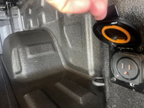 Used 2022 Chevrolet Silverado 1500 LT Trail Boss w/ Convenience Package II image 31