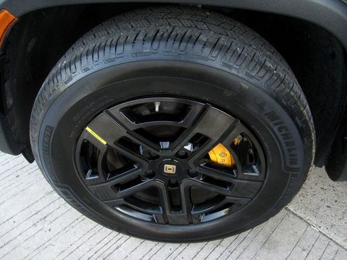 Used 2023 Rivian R1S Launch Edition AWD/4WD image 31