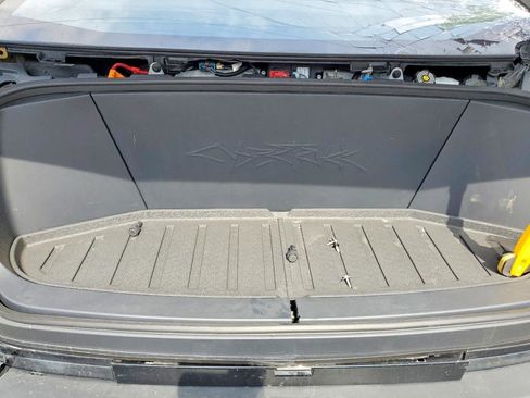Used 2024 Tesla Cybertruck AWD Crew Cab image 9