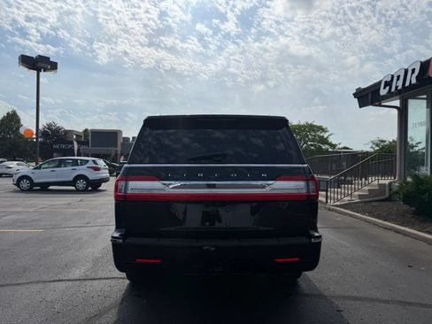 Used 2021 Lincoln Navigator Reserve AWD/4WD image 5