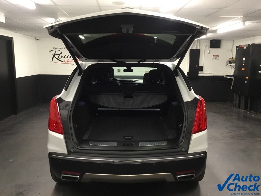 Used 2017 Cadillac XT5 Platinum w/ Driver Assist Package AWD/4WD image 12