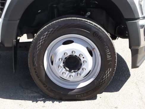 Used 2024 Ford F550 2WD Regular Cab Super Duty image 41