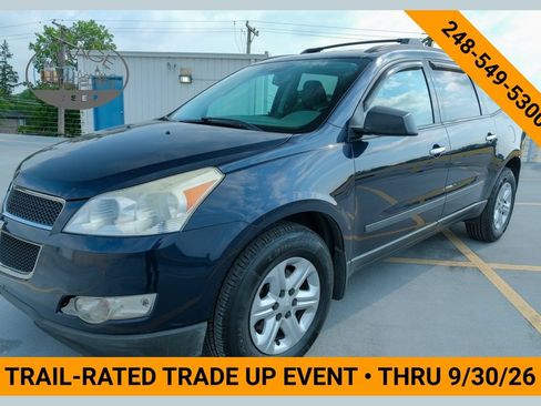 Used 2012 Chevrolet Traverse LS FWD image 1