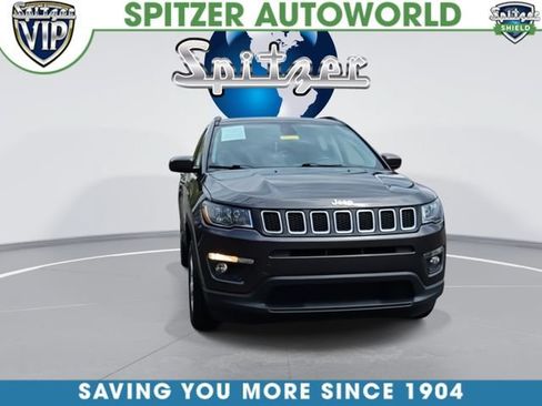 Used 2019 Jeep Compass Latitude w/ Cold Weather Group AWD/4WD image 3