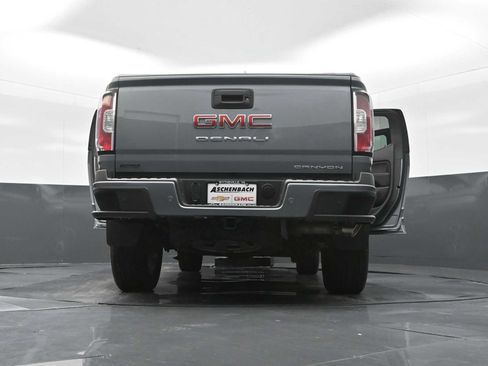 Used 2022 GMC Canyon Denali image 35