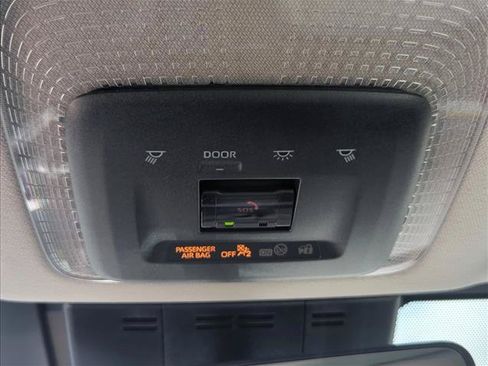 Used 2026 Toyota Prius XLE FWD image 24