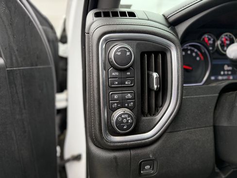 Used 2019 Chevrolet Silverado 1500 LTZ image 21