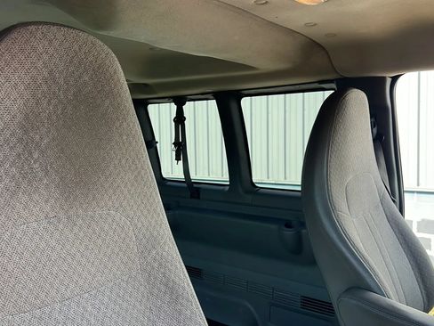 Used 2014 GMC Savana 2500 RWD image 19