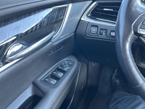 Used 2023 Cadillac XT6 Premium Luxury w/ Technology Package AWD/4WD image 18