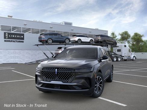 New 2026 Lincoln Nautilus Premier image 2