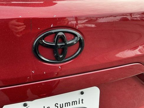 Used 2022 Toyota Corolla Cross LE w/ Moonroof Package image 5