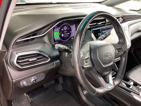 Used 2022 Chevrolet Bolt LT image 9