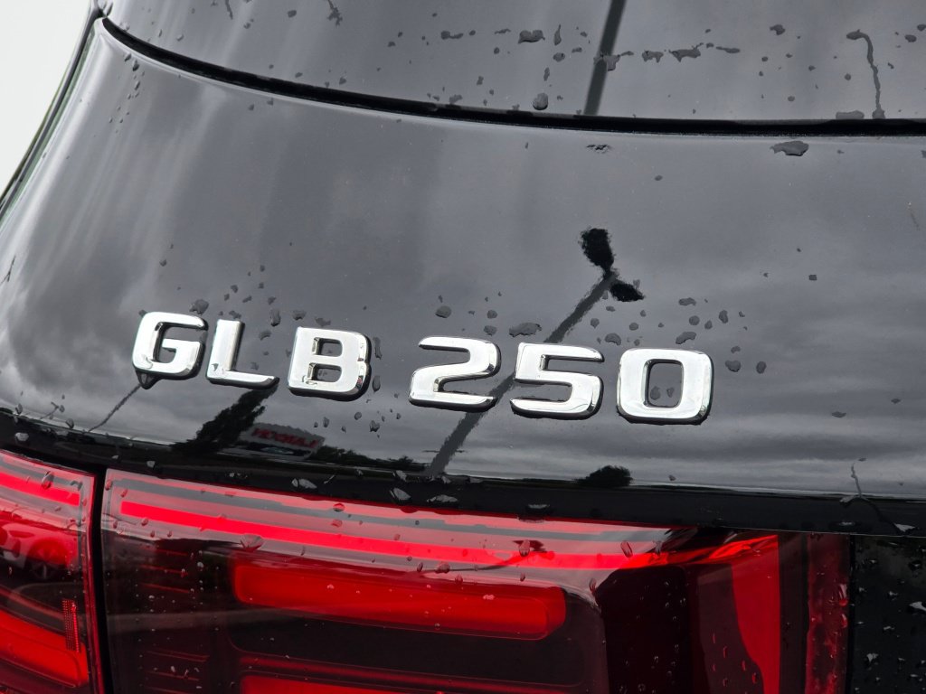 New 2026 Mercedes-Benz GLB 250 4MATIC image 30