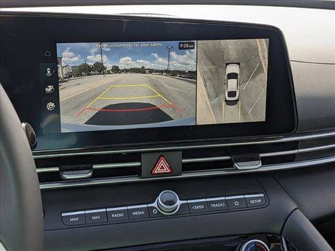 Used 2024 Hyundai Elantra Limited image 15