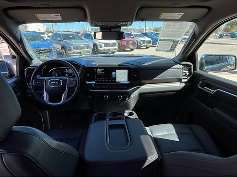 Used 2025 GMC Sierra 1500 SLT image 25