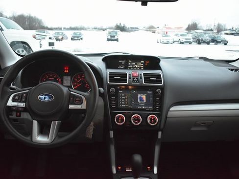 Used 2018 Subaru Forester 2.5i Premium w/ All-Weather Package image 33