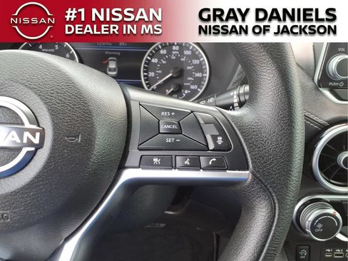 Used 2024 Nissan Sentra SV FWD image 14