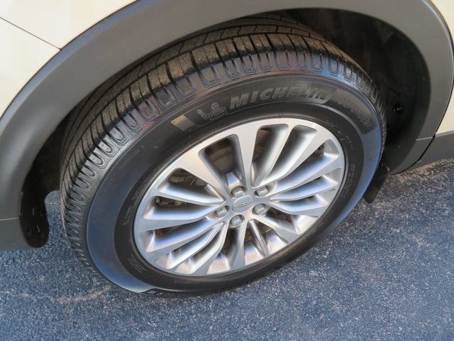Used 2016 Lincoln MKX Select w/ Select Plus Package FWD image 11