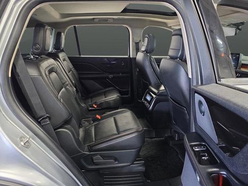 Used 2020 Lincoln Aviator Reserve w/ Equipment Group 201A image 35