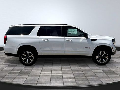 New 2026 GMC Yukon XL AT4 w/ AT4 Premium Package AWD/4WD image 17