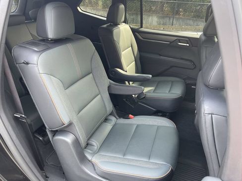 Certified 2024 GMC Acadia AT4 w/ Luxury Package AWD/4WD image 27