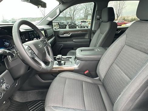 Certified 2022 Chevrolet Silverado 1500 LT Trail Boss image 9