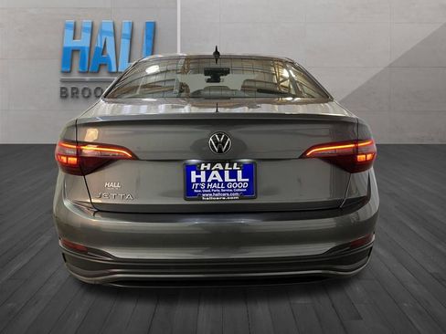 Used 2023 Volkswagen Jetta Sport image 5