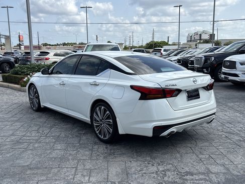 Used 2024 Nissan Altima 2.5 SL FWD image 5