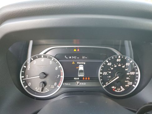 Certified 2024 Nissan Titan SV w/ SV Convenience Package image 31