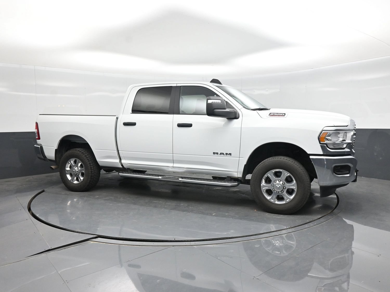 Used 2024 RAM 2500 Big Horn AWD/4WD image 12