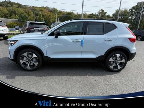 Used 2026 Volvo XC40 B5 Plus w/ Protection Package Premier image 5