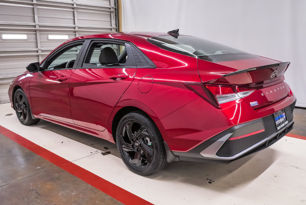 Certified 2026 Hyundai Elantra Sport FWD image 8