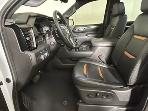 Used 2025 GMC Sierra 1500 AT4 w/ AT4 Premium Package AWD/4WD image 11