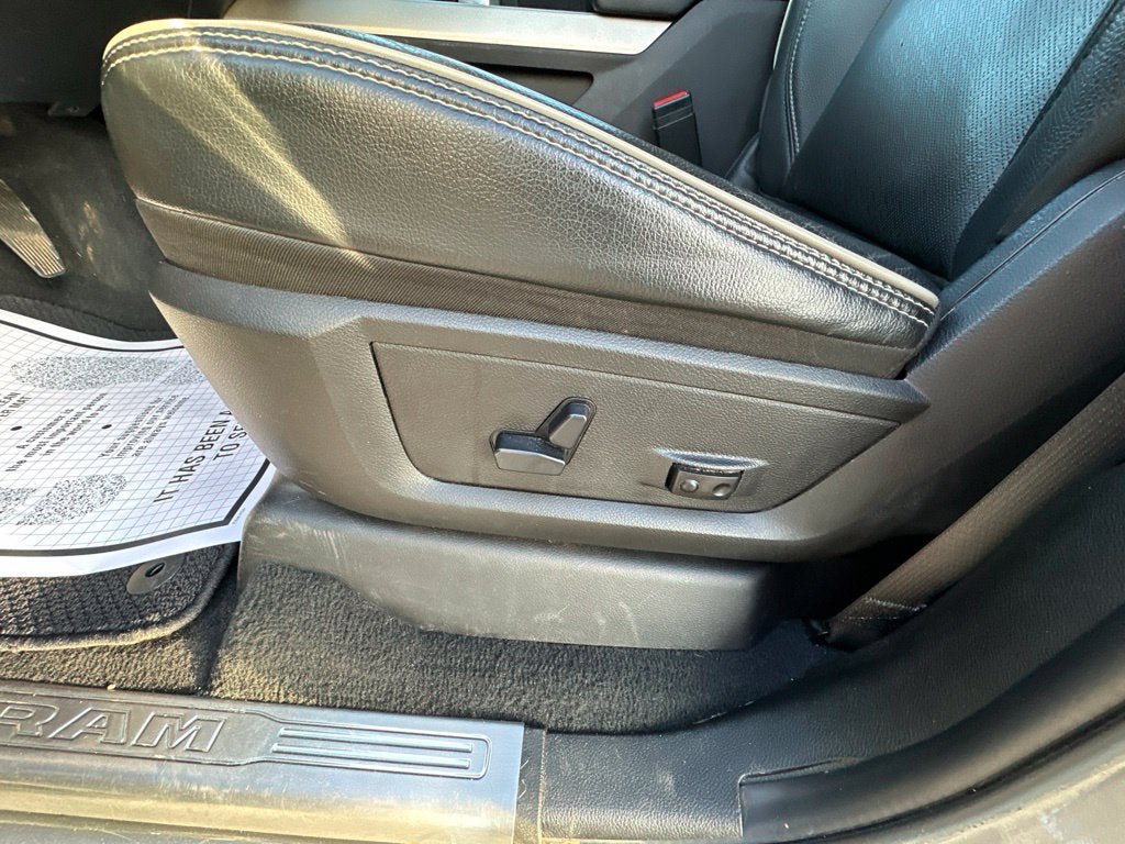 Used 2019 RAM 3500 Laramie AWD/4WD image 13